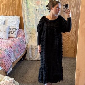 Elegant Black Puff Sleeve Textured Dress! Very classy! Excellent condition!